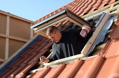 Pose de fenêtres de toit Velux à Corrombles